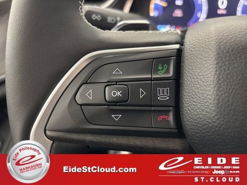 New 2025 Jeep Grand Cherokee Limited w/ Luxury Tech Group II image 38