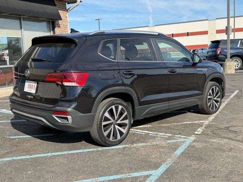 Used 2024 Volkswagen Taos SE image 3