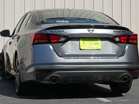 Used 2022 Nissan Altima 2.5 SR w/ Midnight Edition Package FWD image 5