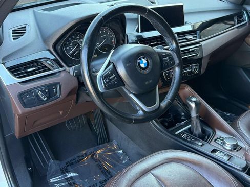 Used 2017 BMW X1 xDrive28i AWD/4WD image 4
