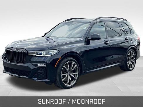 Used 2022 BMW X7 M50i w/ Executive Package image 3