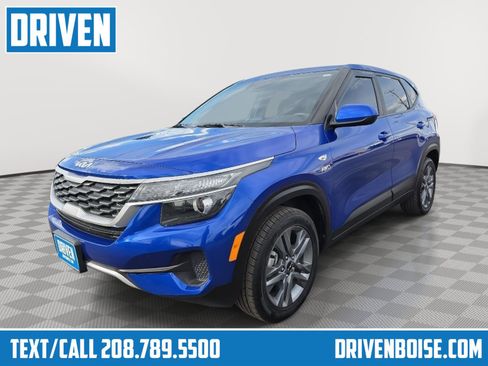 Used 2022 Kia Seltos LX AWD/4WD image 1