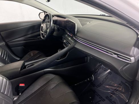 Used 2021 Hyundai Elantra Limited image 30