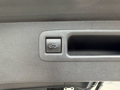 Used 2023 Toyota Highlander XSE AWD/4WD image 36