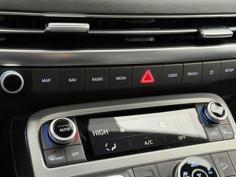 Used 2024 Hyundai Palisade Calligraphy image 23