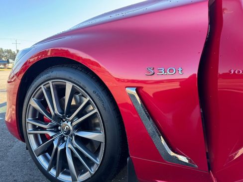 Used 2017 INFINITI Q60 Red Sport 400 image 30