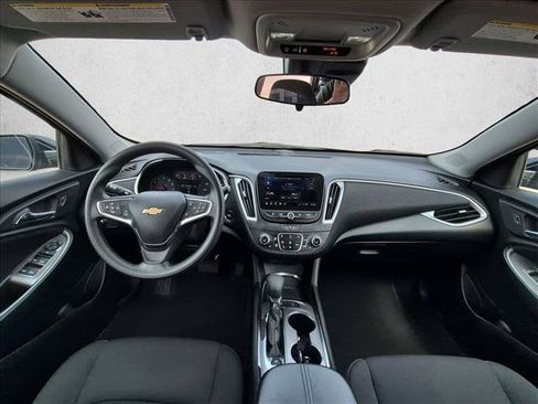 Used 2025 Chevrolet Malibu LT FWD image 18