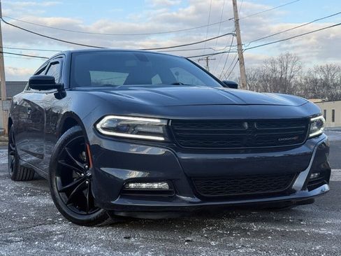 Used 2017 Dodge Charger R/T w/ Blacktop Package image 2