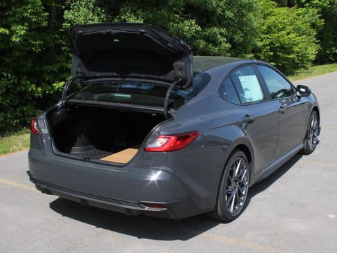 New 2026 Toyota Camry SE FWD image 7