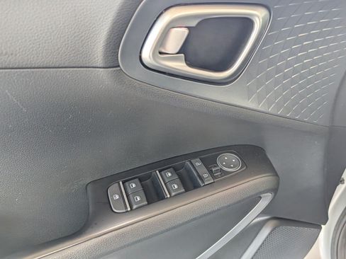 Used 2021 Kia Soul S FWD image 14