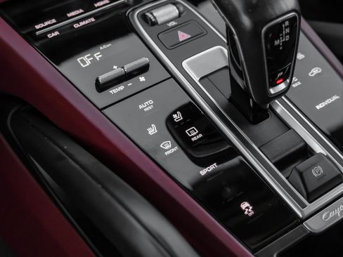 Used 2019 Porsche Cayenne image 23