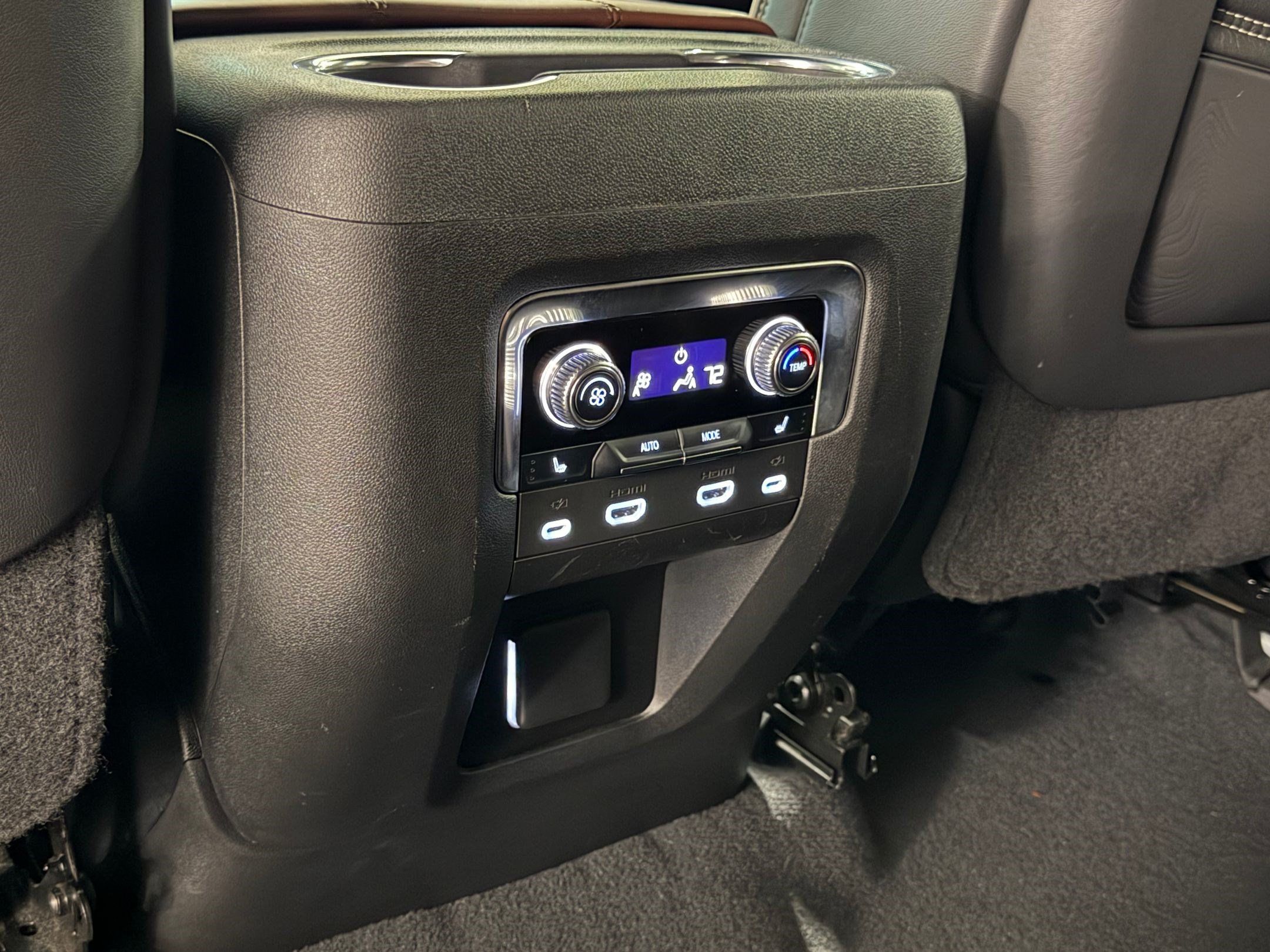 Used 2023 GMC Yukon XL Denali Ultimate AWD/4WD image 43