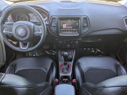 Used 2018 Jeep Compass Trailhawk w/ Navigation Group AWD/4WD image 18