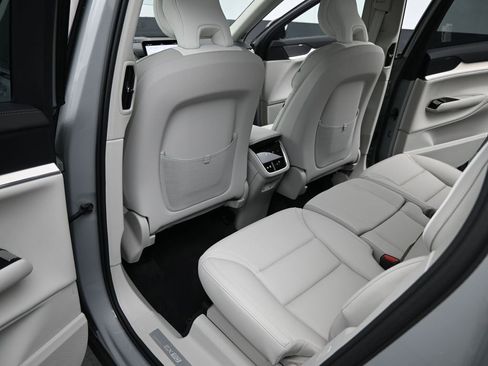 Used 2025 Volvo EX90 Ultra image 27