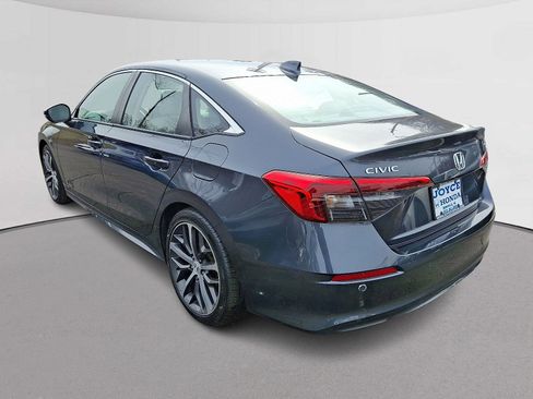 Used 2022 Honda Civic Touring image 7