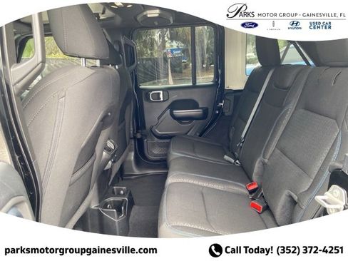 Used 2021 Jeep Wrangler Unlimited Islander image 12