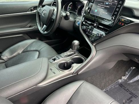 Used 2021 Toyota Camry XSE image 15