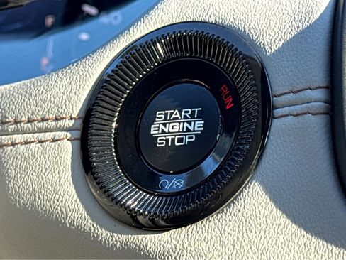 Used 2022 Jeep Compass Limited image 19