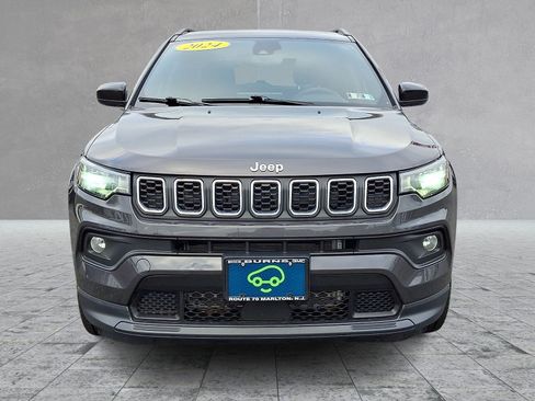 Used 2024 Jeep Compass Latitude AWD/4WD image 2