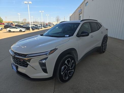 Used 2026 Chevrolet Trax RS w/ Driver Confidence Package image 4