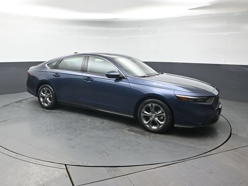 Used 2024 Honda Accord EX image 10