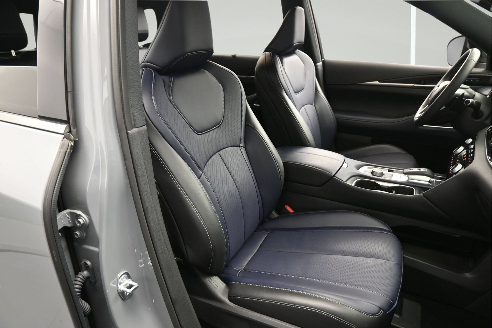 Used 2026 INFINITI QX60 Sport w/ Dark Cargo Package AWD/4WD image 15