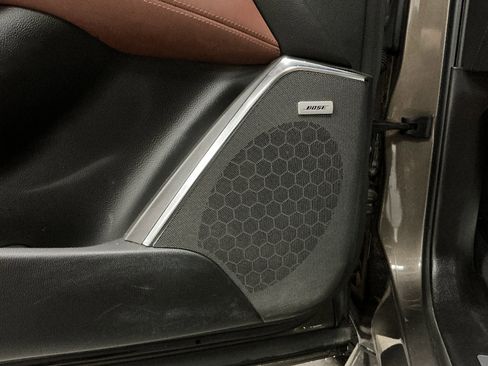 Used 2016 Cadillac Escalade ESV Luxury image 17