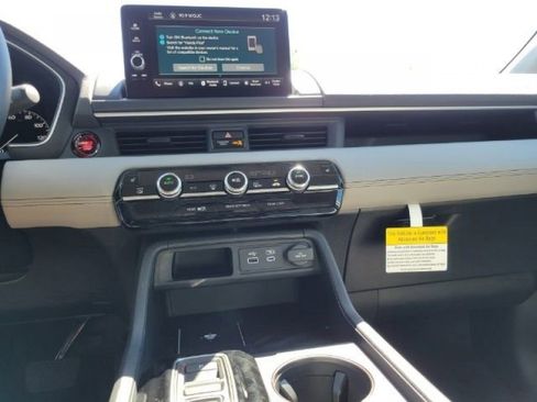 Used 2025 Honda Pilot EX-L image 34