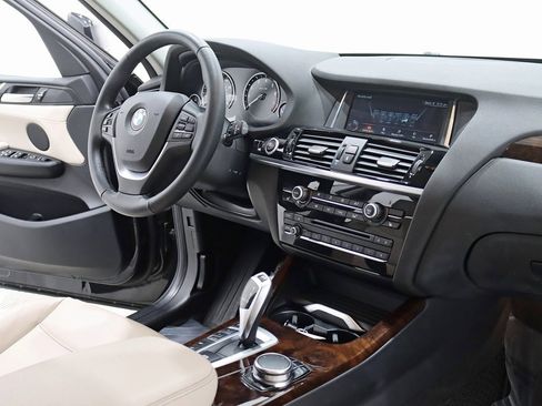 Used 2017 BMW X3 xDrive28i image 32