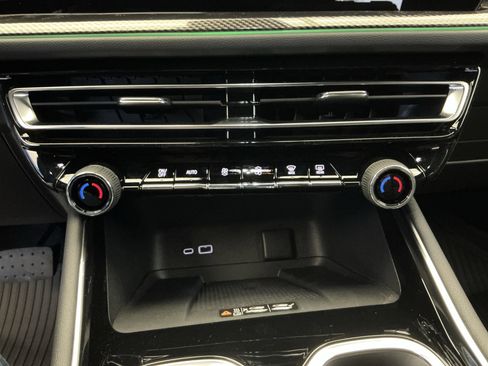 New 2026 Chevrolet Traverse High Country w/ LPO, Floor Liner Package AWD/4WD image 22