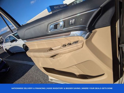 Used 2017 Ford Explorer Limited image 33
