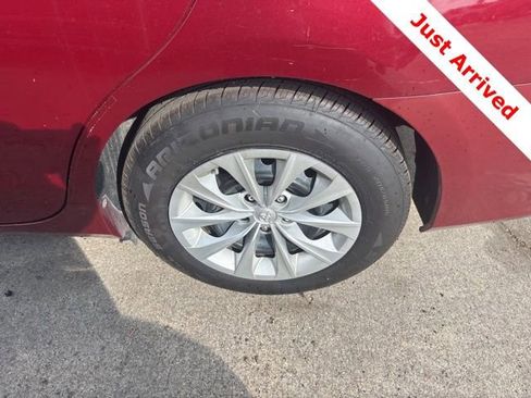 Used 2016 Toyota Camry LE FWD image 18