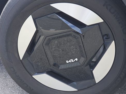 Used 2024 Kia EV9 Wind AWD/4WD image 10