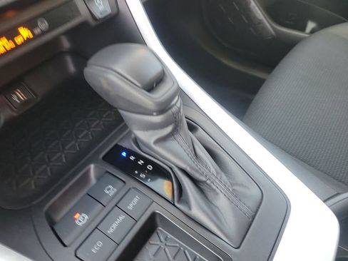 Used 2024 Toyota RAV4 LE image 23