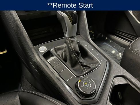Used 2023 Volkswagen Tiguan SE R-Line image 15