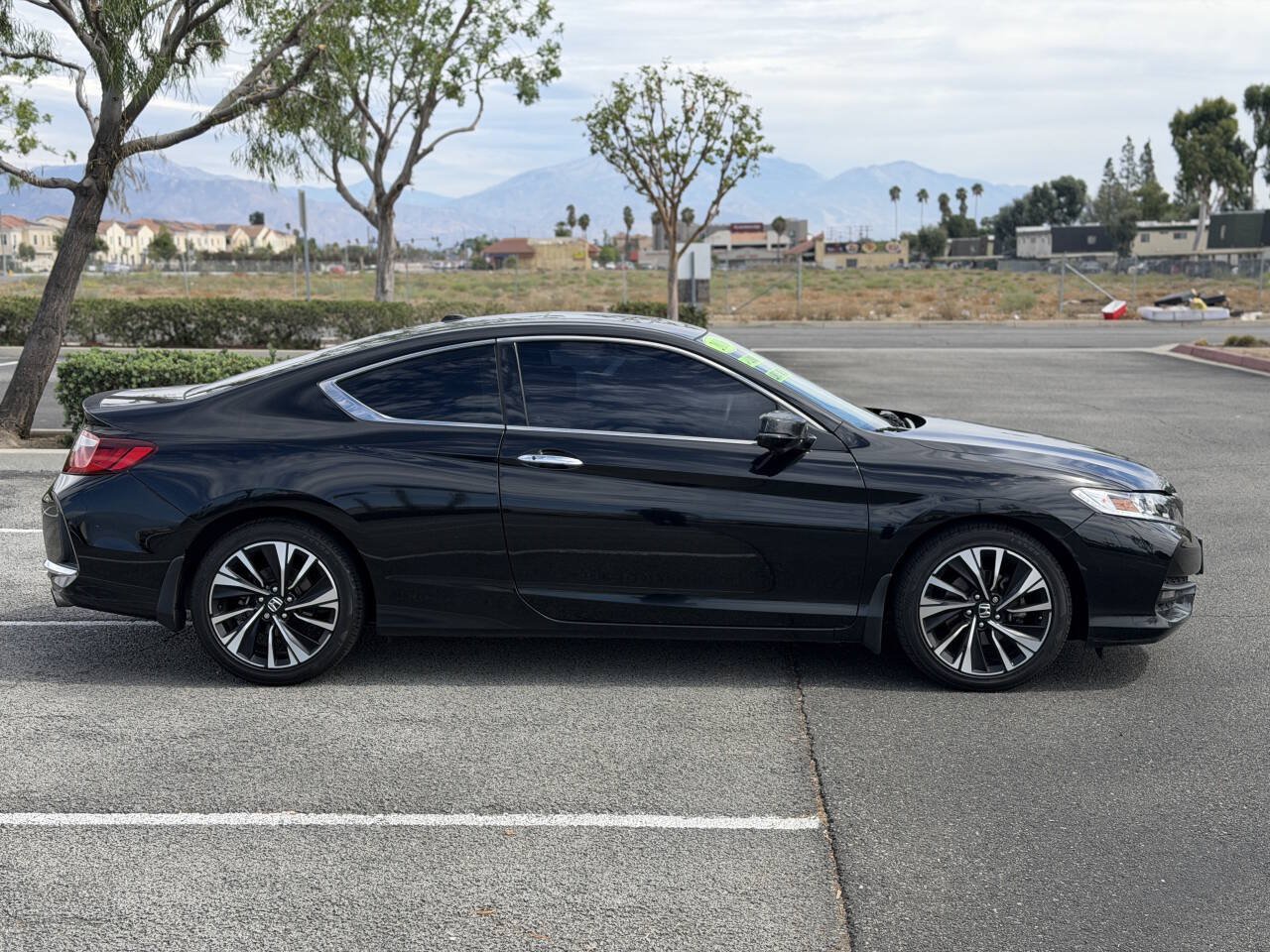 Used 2016 Honda Accord EX image 2