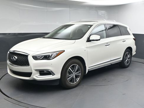 Used 2019 INFINITI QX60 Luxe w/ Essential Package FWD image 3