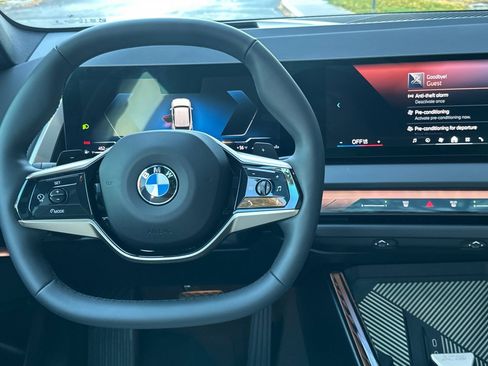 Used 2025 BMW X3 xDrive30i w/ Premium Package image 18