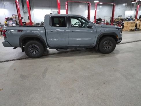 Used 2025 Nissan Frontier PRO-4X image 2
