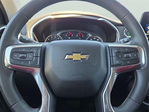 Used 2025 Chevrolet Blazer LT AWD/4WD image 24