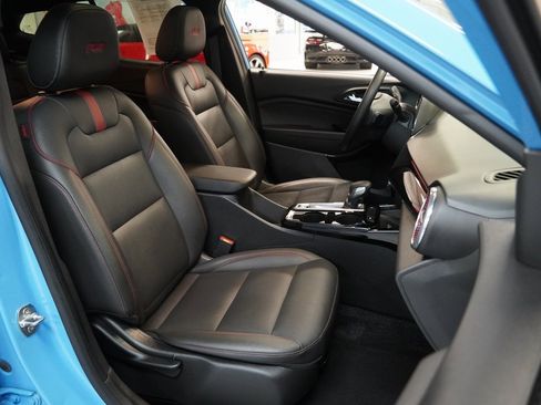 Used 2024 Chevrolet Trax RS w/ Sunroof Package image 32