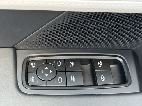 New 2026 Porsche Taycan AWD/4WD image 23