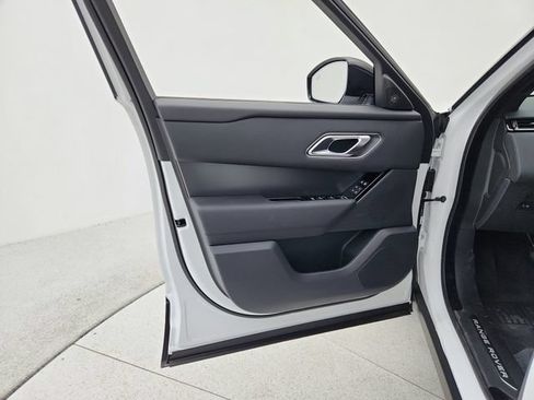 Used 2026 Land Rover Range Rover Velar S AWD/4WD image 35