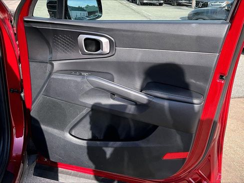 Used 2022 Kia Sorento S w/ Panoramic Sunroof Package FWD image 29