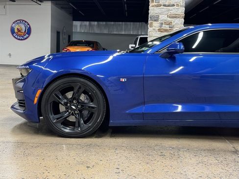 Used 2019 Chevrolet Camaro SS RWD image 5