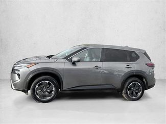 Used 2024 Nissan Rogue SV video 4
