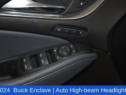 Used 2024 Buick Enclave Premium image 22