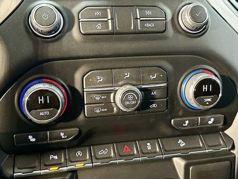 Used 2022 Chevrolet Silverado 1500 RST image 16