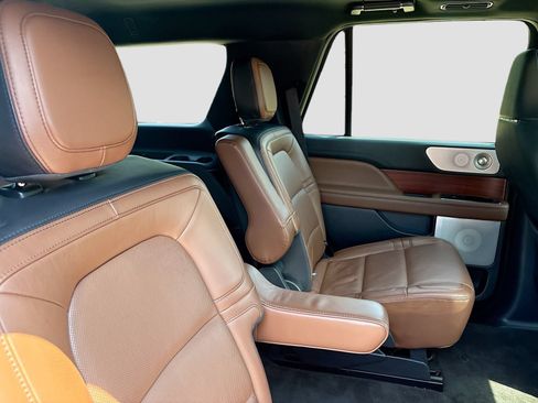 Used 2023 Lincoln Navigator Reserve AWD/4WD image 30