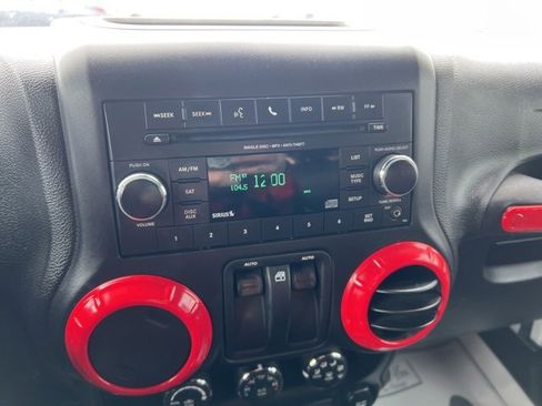 Used 2018 Jeep Wrangler Rubicon image 36